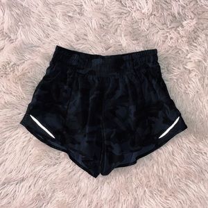 lululemon hotty hot short 4”